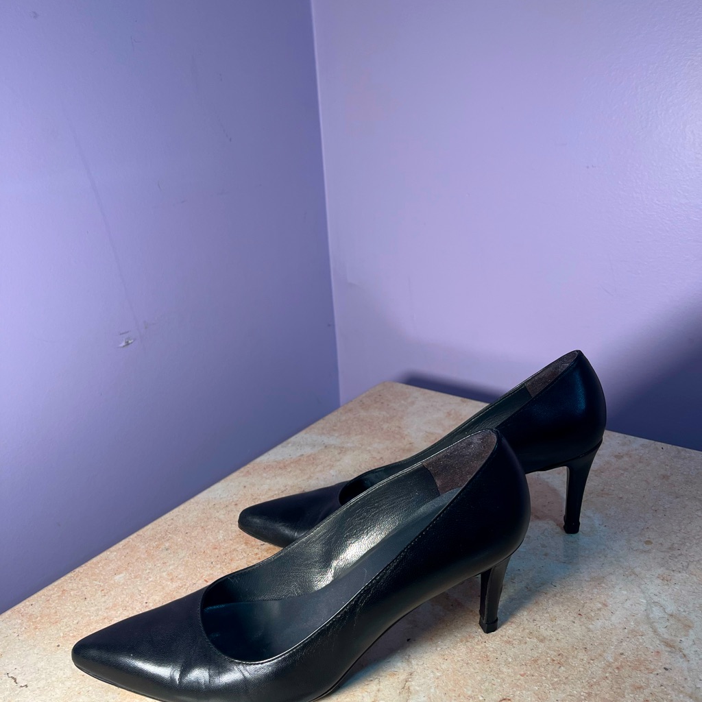 Stuart Weitzman, Size 7.5, Black Kid Leather